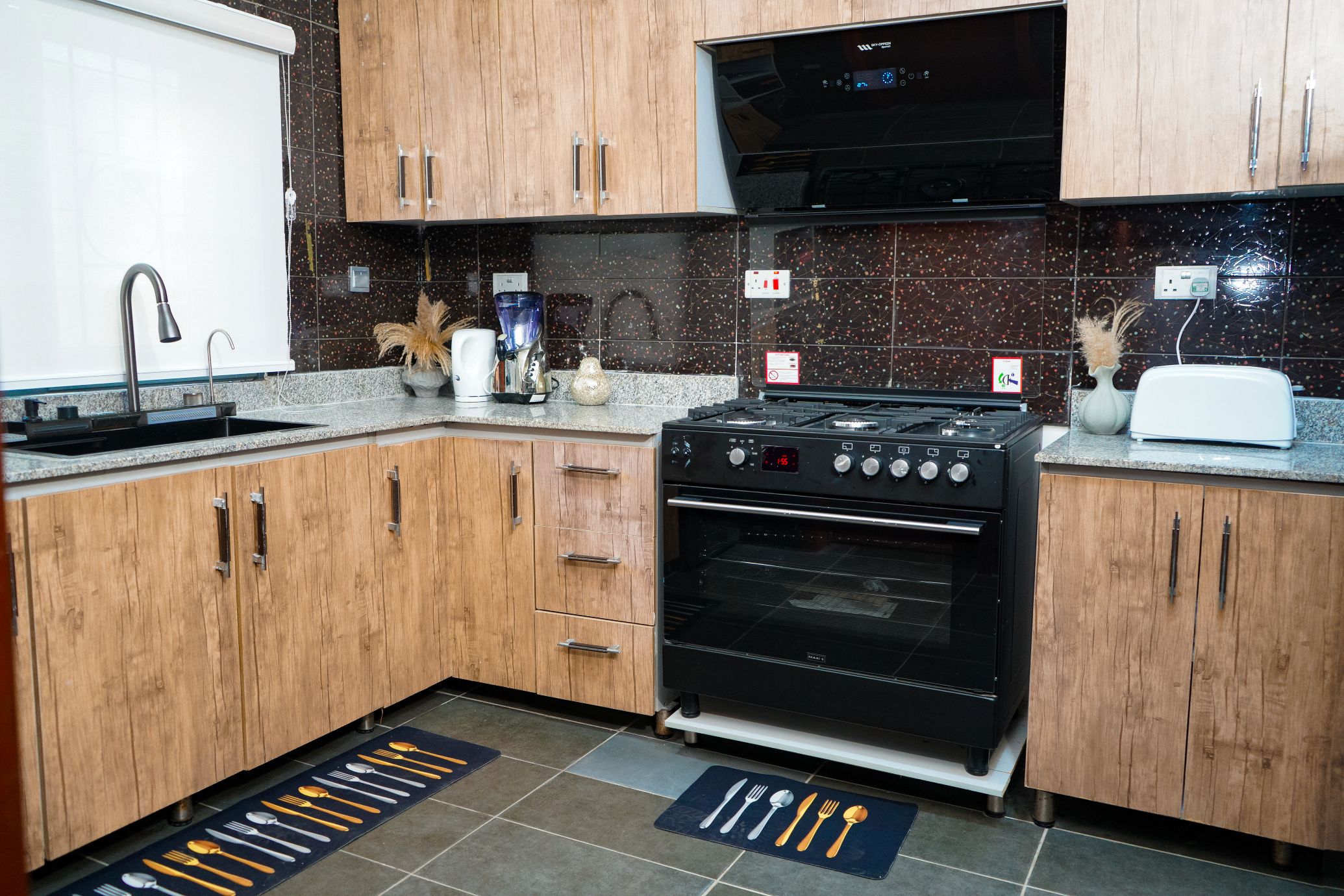 3 Bedroom Luxury Apartment gourmet kitchen