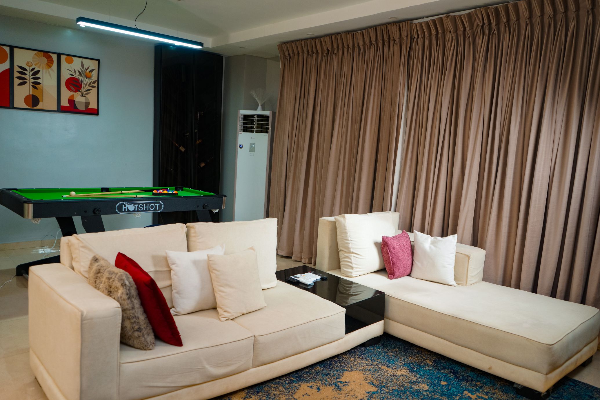 3 Bedroom Luxury Apartment spacious living room